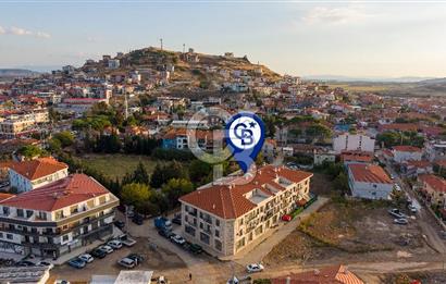 Foça Bağarası Hacıveli Mah. Merkezi Konumda Satılık 2+1 Daire