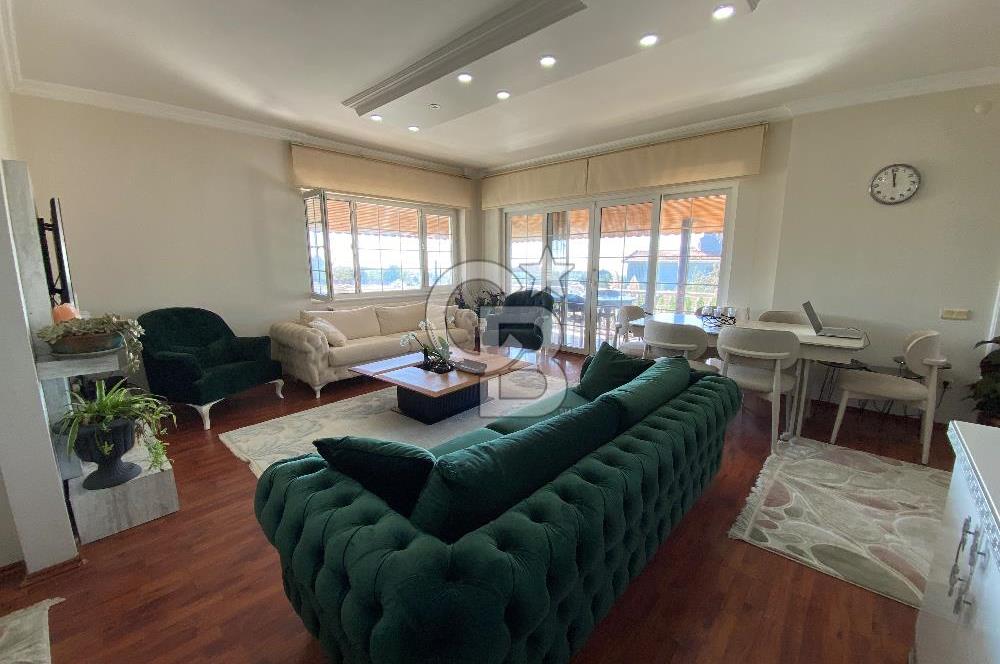 Büyükçekmecede Deniz Manzaralı Havuzlu Eşyalı Kiralık Villa