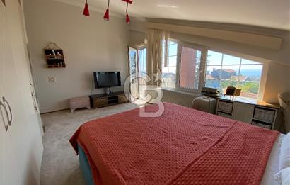 Büyükçekmecede Deniz Manzaralı Havuzlu Eşyalı Kiralık Villa