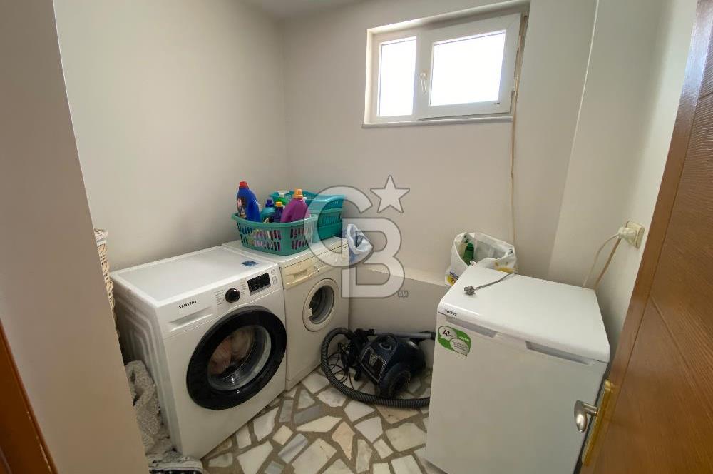 Büyükçekmecede Deniz Manzaralı Havuzlu Eşyalı Kiralık Villa
