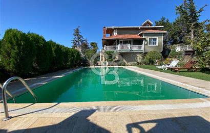 Büyükçekmecede Deniz Manzaralı Havuzlu Eşyalı Kiralık Villa