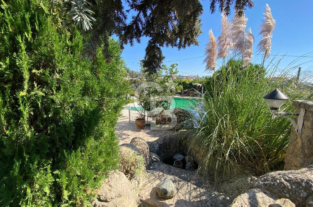 Büyükçekmecede Deniz Manzaralı Havuzlu Eşyalı Kiralık Villa