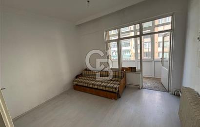 YAZI ÇARŞI'DA CADDE CEPHELİ ARA KAT BOŞ 2+1 DAİRE