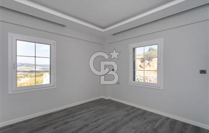 Foçaköy'de Satılık 5+1 Tam Müstakil Havuzlu Villa