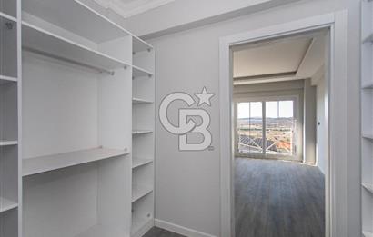 Foçaköy'de Satılık 5+1 Tam Müstakil Havuzlu Villa