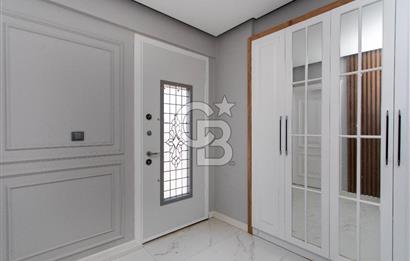 Foçaköy'de Satılık 5+1 Tam Müstakil Havuzlu Villa