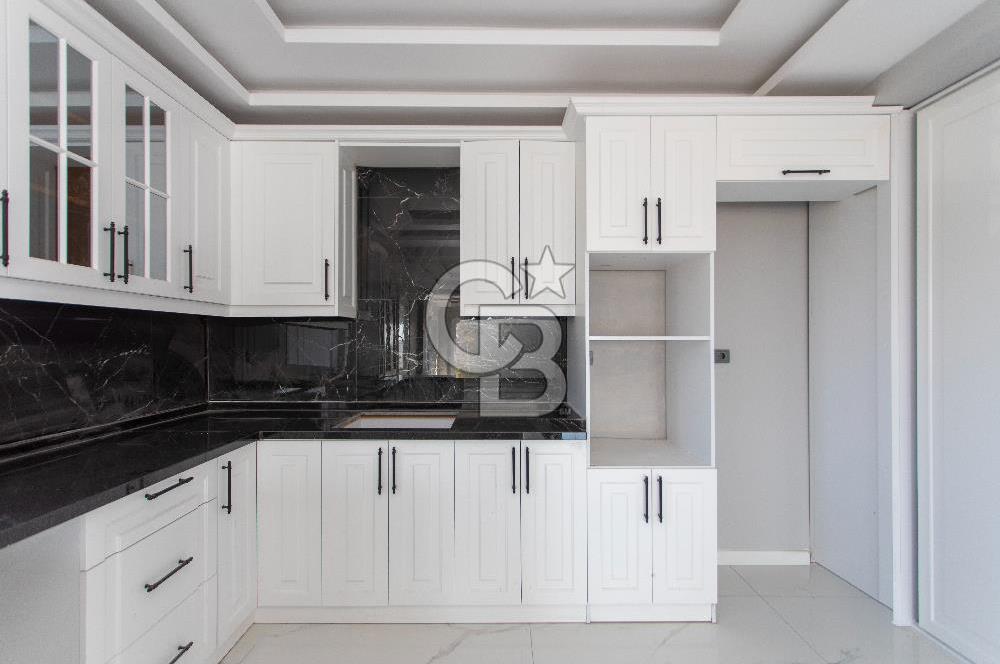 Foçaköy'de Satılık 5+1 Tam Müstakil Havuzlu Villa