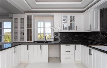Foçaköy'de Satılık 5+1 Tam Müstakil Havuzlu Villa