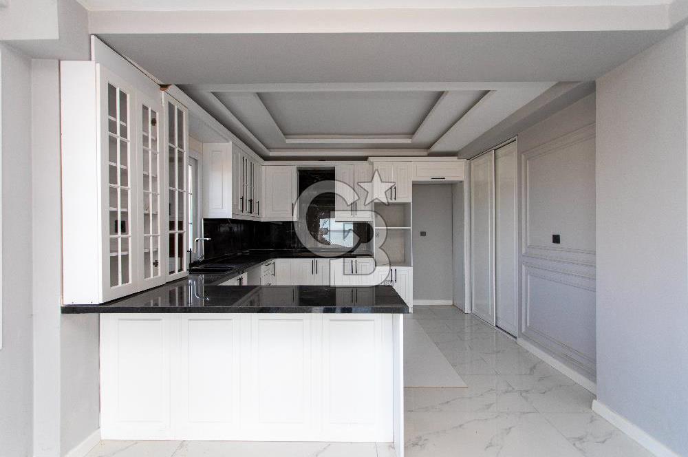 Foçaköy'de Satılık 5+1 Tam Müstakil Havuzlu Villa