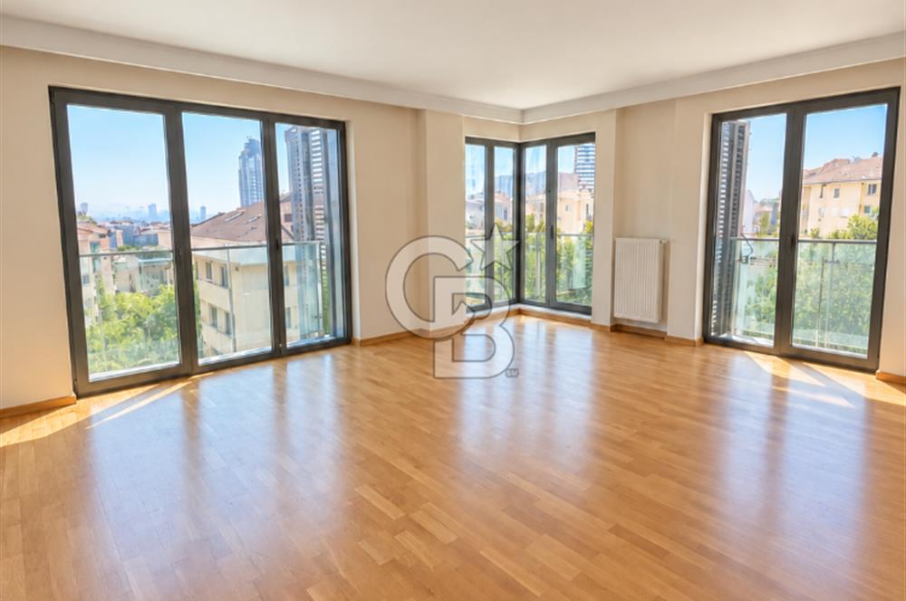 ÜSKÜDAR BULGURLU’DA, ACIBADEM CADDESİ ÜZERİNDE SATILIK 2+1 DAİRE
