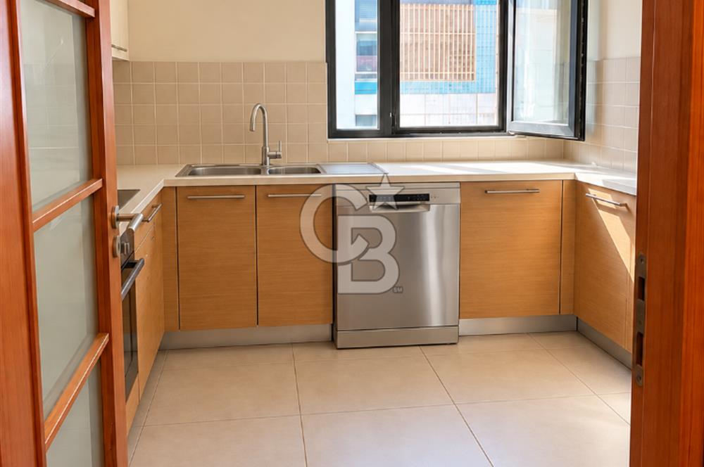 ÜSKÜDAR BULGURLU’DA, ACIBADEM CADDESİ ÜZERİNDE SATILIK 2+1 DAİRE