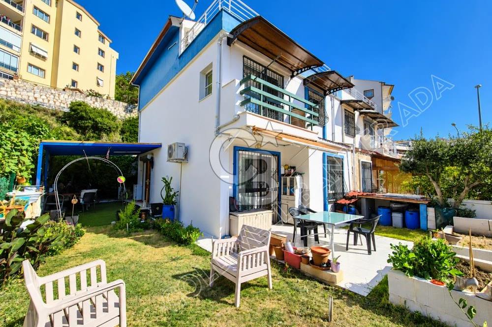 Kadınlar Denizi Mah.Deniz Manzaralı Satılık 4+1 Satılık Villa 