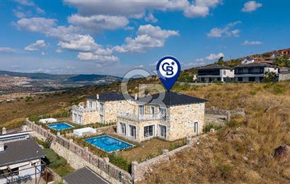 Foçaköy'de Satılık 5+1 Tam Müstakil Havuzlu Villa