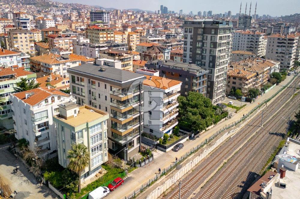 MALTEPE'DE KAPANMAZ DENİZ MANZARALI 200M² SATILIK 4+1 DAİRE