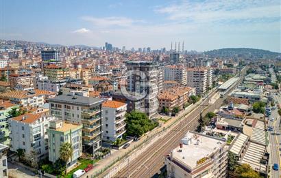 MALTEPE'DE KAPANMAZ DENİZ MANZARALI 200M² SATILIK 4+1 DAİRE