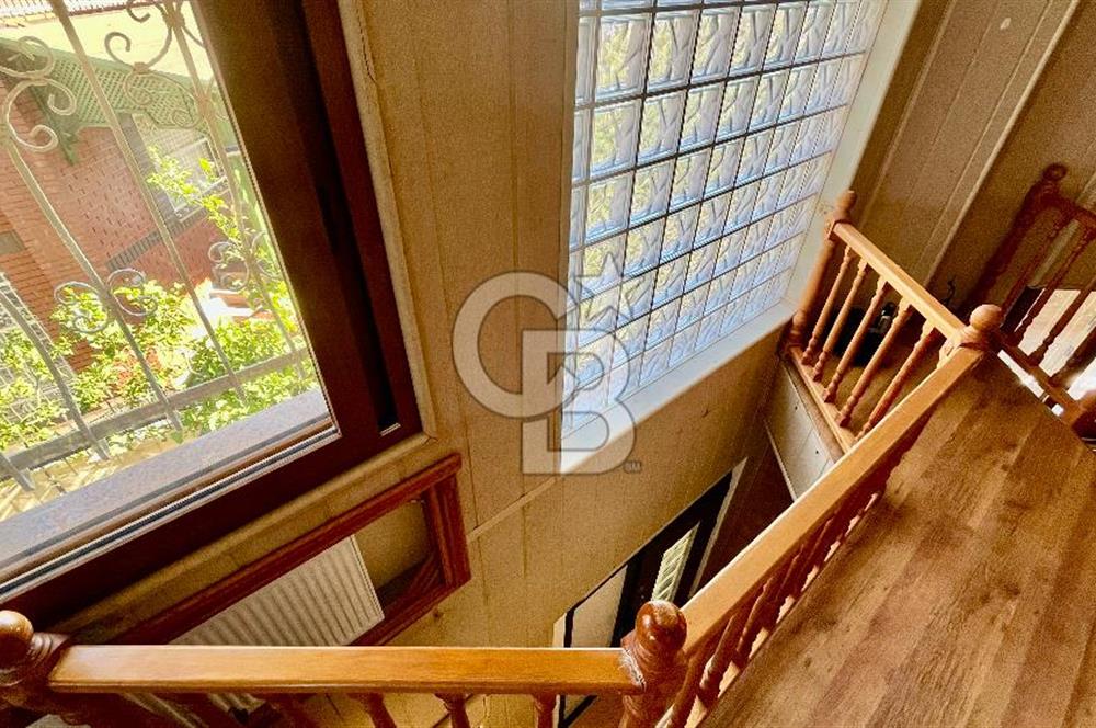 Kuşadası Kadınlar Denizi'nde Özel Havuzlu, Bahçeli, Deniz Manzaralı Lüks Villa