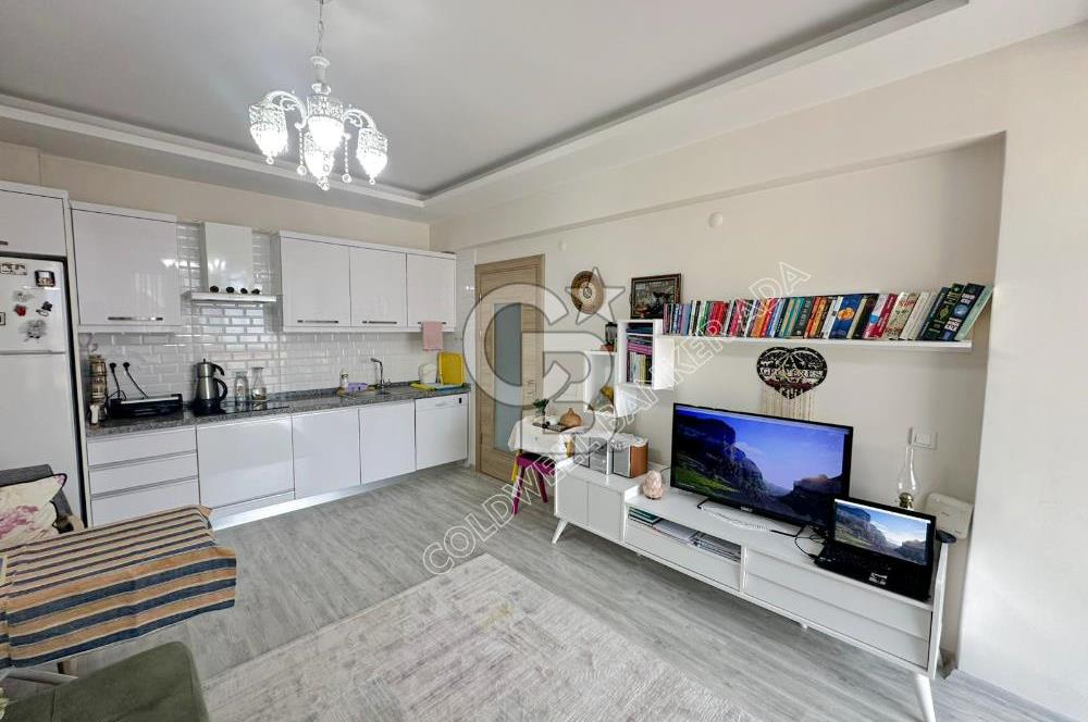 Kuşadası Kadınlar Denizi'nde Eşyalı Ara Kat 2+1 Daire