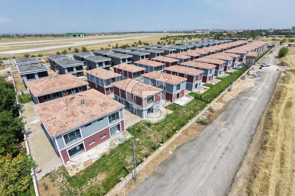 CB SAFİR'den CEVATPAŞA da SİTE İÇERİSİ'nde SATILIK LÜKS VİLLA