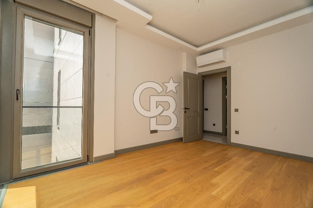 MALTEPE'DE KAPANMAZ DENİZ MANZARALI 200M² SATILIK 4+1 DAİRE