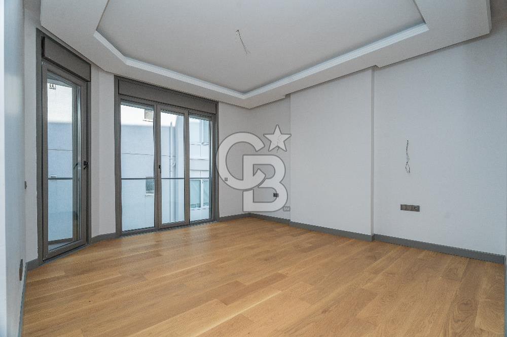 MALTEPE'DE KAPANMAZ DENİZ MANZARALI 200M² SATILIK 4+1 DAİRE