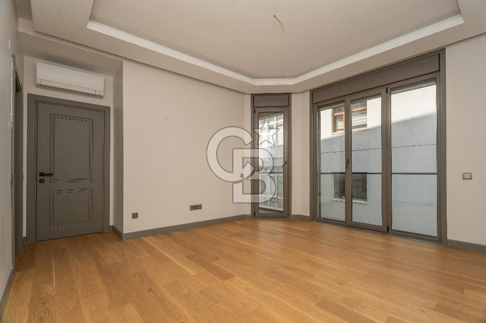 MALTEPE'DE KAPANMAZ DENİZ MANZARALI 200M² SATILIK 4+1 DAİRE