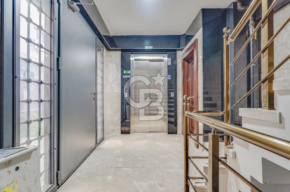 MALTEPE'DE KAPANMAZ DENİZ MANZARALI 200M² SATILIK 4+1 DAİRE