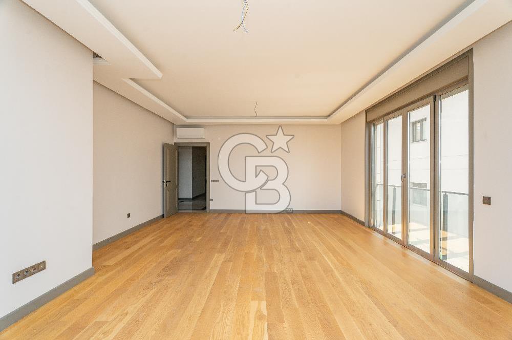 MALTEPE'DE KAPANMAZ DENİZ MANZARALI 200M² SATILIK 4+1 DAİRE