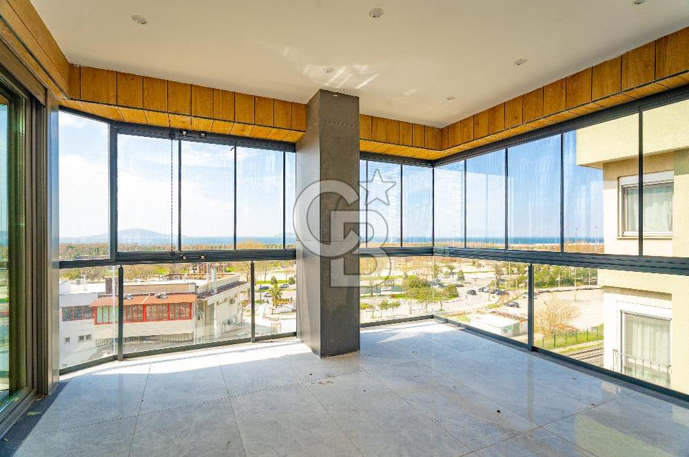 MALTEPE'DE KAPANMAZ DENİZ MANZARALI 200M² SATILIK 4+1 DAİRE