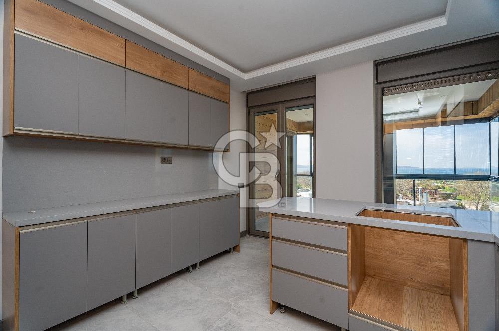 MALTEPE'DE KAPANMAZ DENİZ MANZARALI 200M² SATILIK 4+1 DAİRE