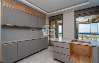 MALTEPE'DE KAPANMAZ DENİZ MANZARALI 200M² SATILIK 4+1 DAİRE