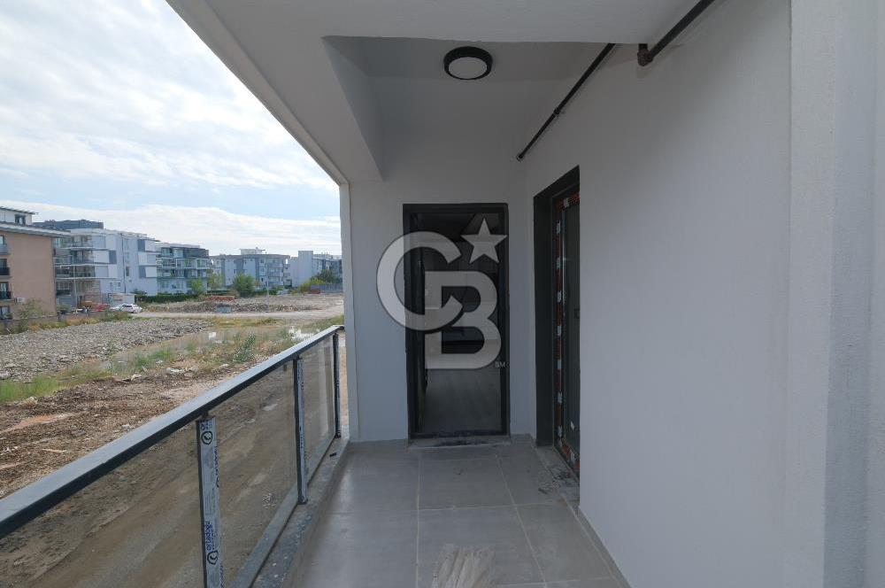 SEYREK’TE YÜKSEK KREDİ İMKANLI SATILIK GENİŞ SIFIR BALKONLU 1+1 DAİRE