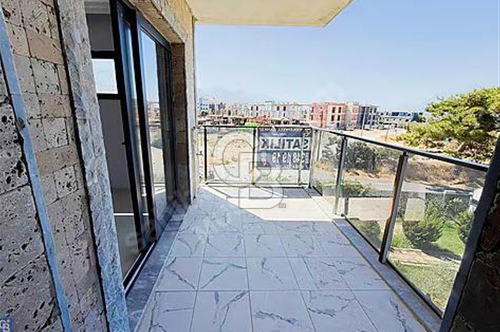 Kuşadası Davutlar'da Havuzlu, 2+1, 70m² Satılık Daire
