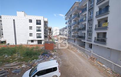 SEYREK’TE YÜKSEK KREDİ İMKANLI SATILIK GENİŞ SIFIR BALKONLU 1+1 DAİRE