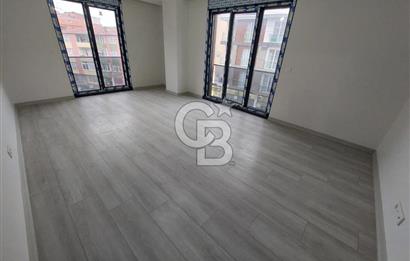 Kartal Cumhuriyet mah ön cephe ara kat sıfır satılık 3+1 daire