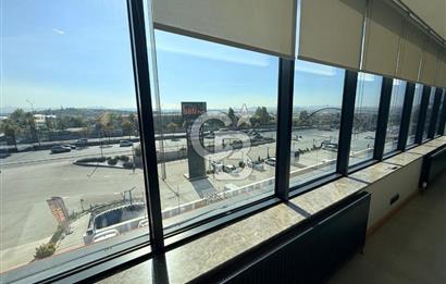 İSTANBUL YOLUNA CEPHE, İÇİ FULL YAPILI 750m2 LÜKS OFİS