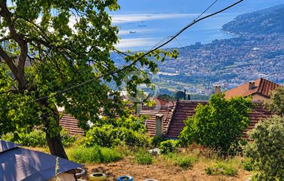 BURSA GEMLIK UMURBEY KÖY IÇINDE 206 METREKARE TAM HISSELI ARSA ÜZERINDE 2 + 1 MÜSTAKIL EV