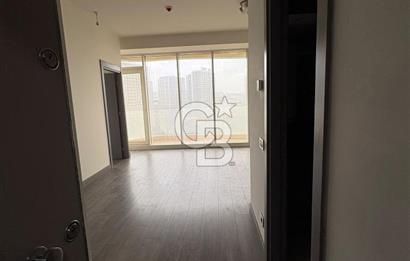 CB MARS'TAN İstmarina'da Deniz ve Şehir Manzaralı, 1+1 Daire