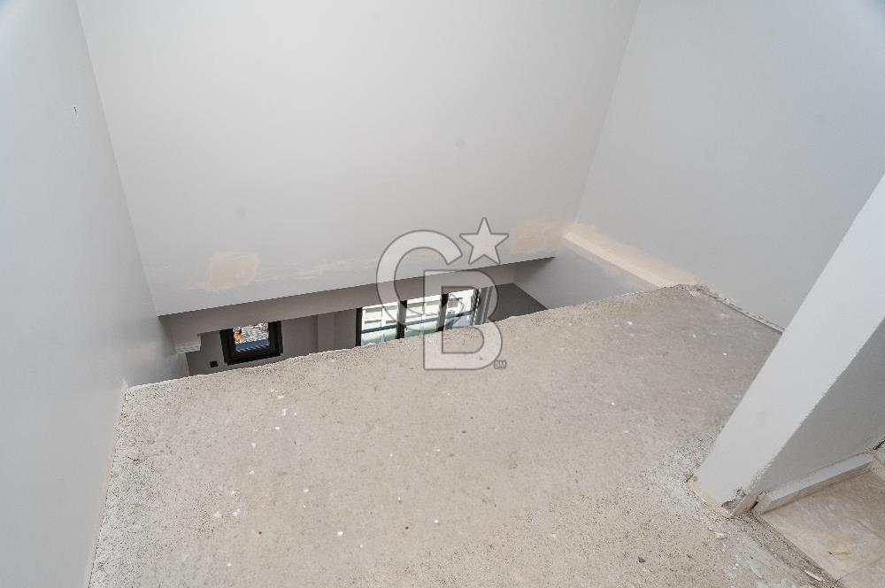MALTEPEDE KAPANMAZ DENİZ MANZARALI 370M² 6+2 ÜST DUBLEKS DAİRE