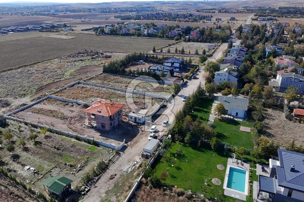 CB VİZYON GÖKHAN KORAL'DAN SİTE İÇERİSİNDE İKİ YOLA CEPHE ARSA