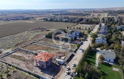 CB VİZYON GÖKHAN KORAL'DAN SİTE İÇERİSİNDE İKİ YOLA CEPHE ARSA