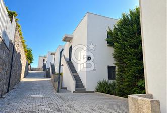 ORTAKENT MERKEZDE LÜKS SİTEDE EŞYASIZ BAHÇELİ 2+1 GENİŞ DAİRE - 1 - 378357