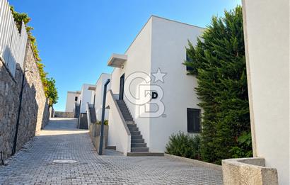 ORTAKENT MERKEZDE LÜKS SİTEDE EŞYASIZ BAHÇELİ 2+1 GENİŞ DAİRE