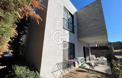 ORTAKENT MERKEZDE LÜKS SİTEDE EŞYASIZ BAHÇELİ 2+1 GENİŞ DAİRE