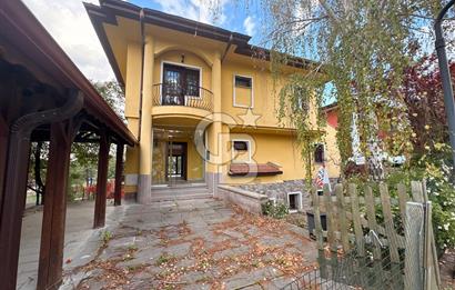 Gölbaşı Karşıyaka'da Satılık Lüks 8+1 Müstakil Villa