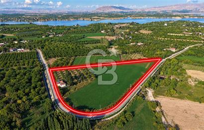 COLDWELL BANKER SAFİR'den GÖL MANZARALI SATILIK TARLA