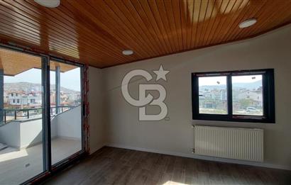 C.B. ROUTE | DİKİLİ CUMHURİYETTE GENİŞ TERASLI ŞIK VİLLA