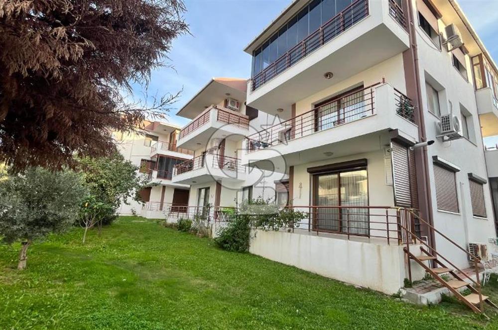 Yenifoça Turkuaz Evleri Sitesinde Satılık 2+1 Daire