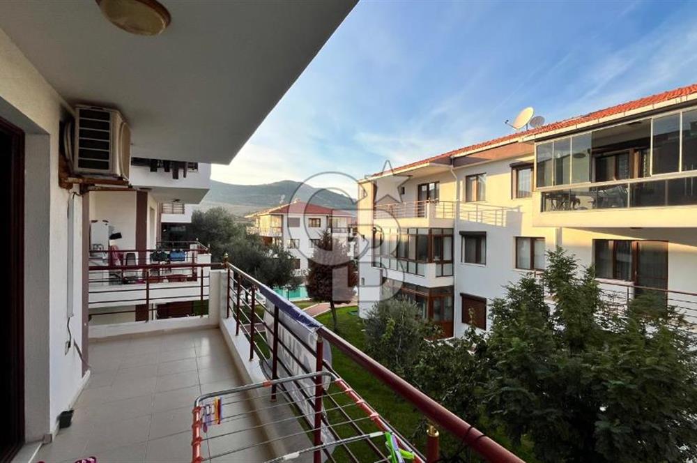 Yenifoça Turkuaz Evleri Sitesinde Satılık 2+1 Daire