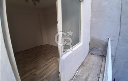 Pendik sahil çarşı merkez satılık 2+1 daire 70 m2 net