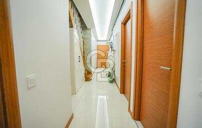 Ümraniyede Ferah Yaşam Alanlarıyla 4+1 Satılık Dubleks Daire